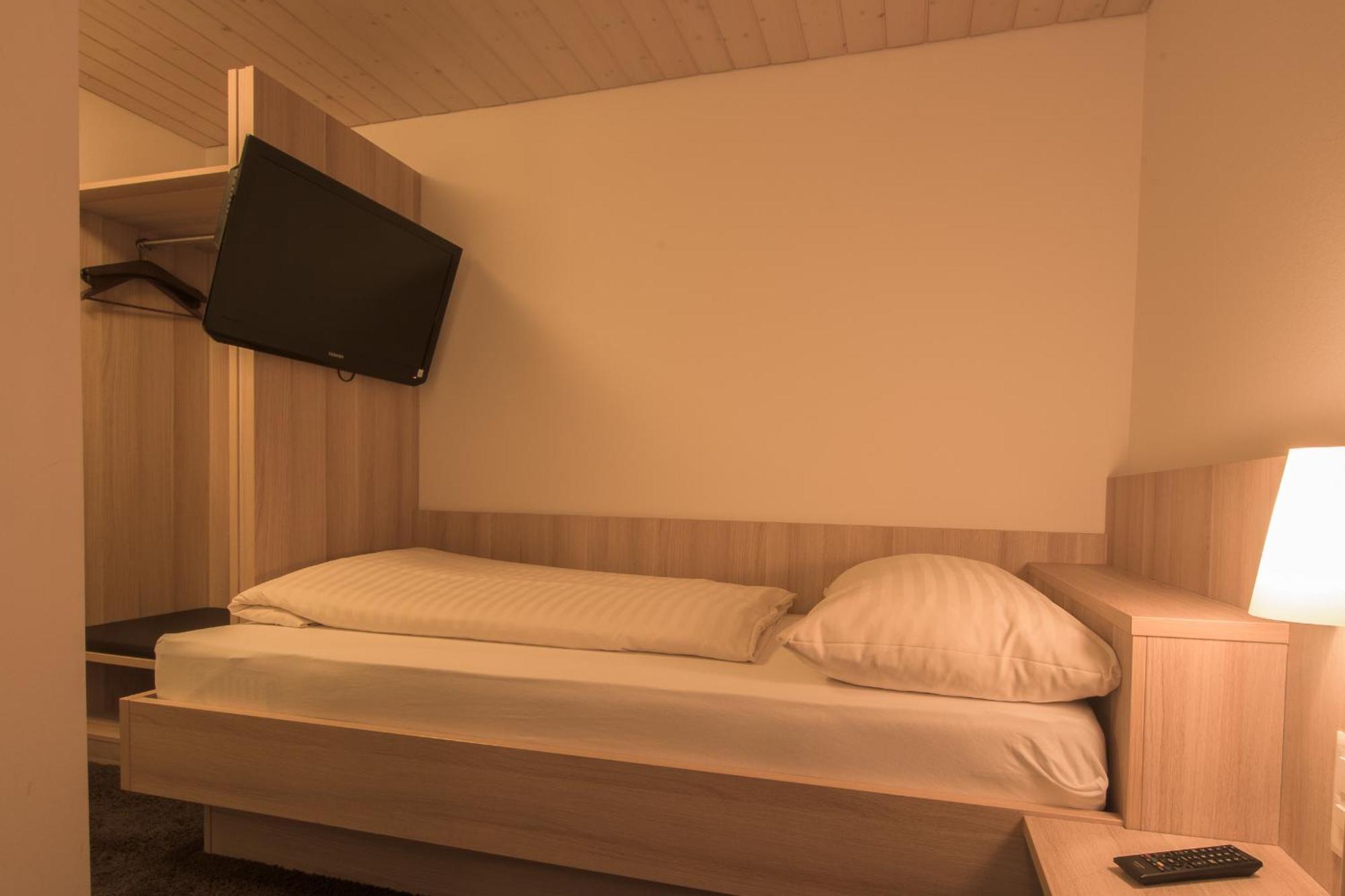 Hotel Zum Goldenen Kreuz Frauenfeld Habitación foto