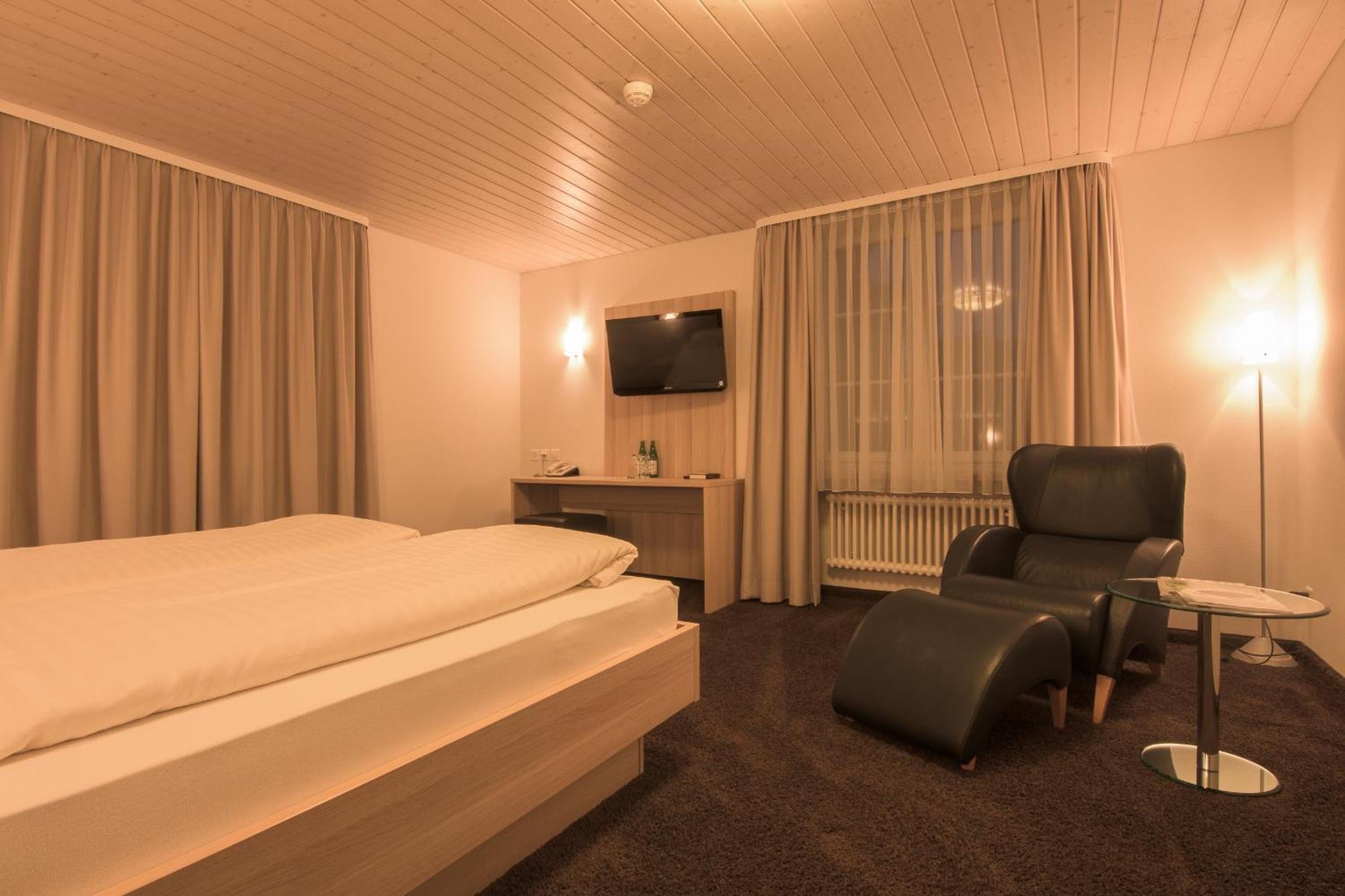 Hotel Zum Goldenen Kreuz Frauenfeld Habitación foto